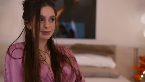    .         . online show from 11/08/25, 07:52