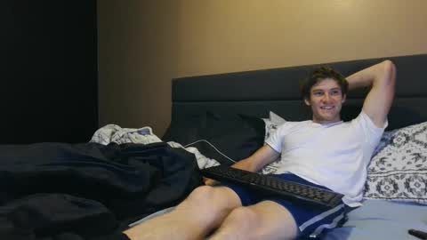 Snapshot of downforthemoney chatting on 10/08/25, 09:12 downforthemoney online show from 10/08/25, 09:12