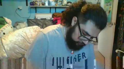 Snapshot of dpenguino chatting on 11/10/25, 06:51 Dpenguino online show from 11/10/25, 06:51