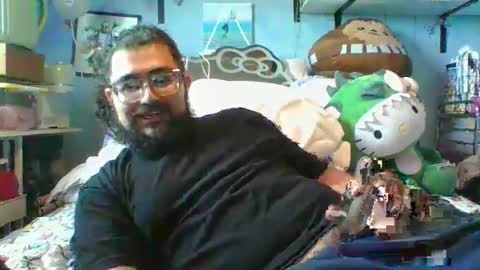 Snapshot of dpenguino chatting on 11/12/25, 05:57 Dpenguino online show from 11/12/25, 05:57