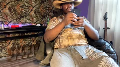 MrPirated online show from 01/17/25, 08:00