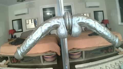 Snapshot of dpthroatorallybi chatting on 11/16/25, 11:43 dpthroatorallybi online show from 11/16/25, 11:43