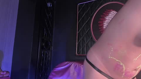 Snapshot of dracaryss_ chatting on 01/18/25, 01:18 Lissa Or DRACARYSS your dragon Queen online show from 01/18/25, 01:18