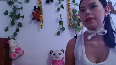 Snapshot of draculaura_x chatting on 05/03/26, 10:16 Laura online show from 05/03/26, 10:16