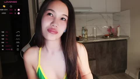 Snapshot of dragon_princesss chatting on 04/02/26, 01:42 Airi online show from 04/02/26, 01:42