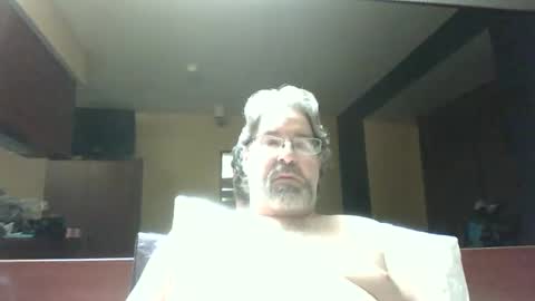 Snapshot of dragonbimale chatting on 12/31/24, 02:29 DragonBiMale online show from 12/31/24, 02:29