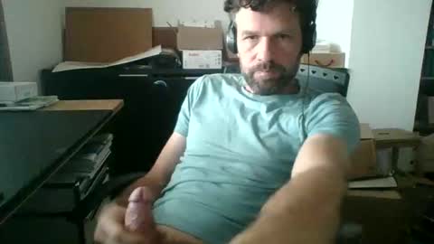 Snapshot of dragonflyy83 chatting on 11/06/25, 08:04 dragonflyy83 online show from 11/06/25, 08:04