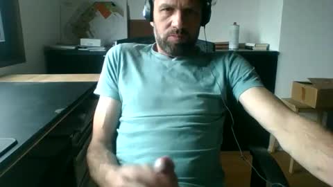 Snapshot of dragonflyy83 chatting on 11/07/25, 08:03 dragonflyy83 online show from 11/07/25, 08:03