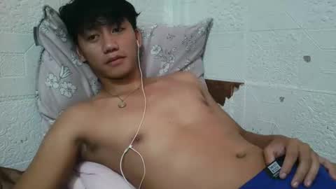 Snapshot of drain_me29 chatting on 12/14/25, 01:44 drain_me29 online show from 12/14/25, 01:44