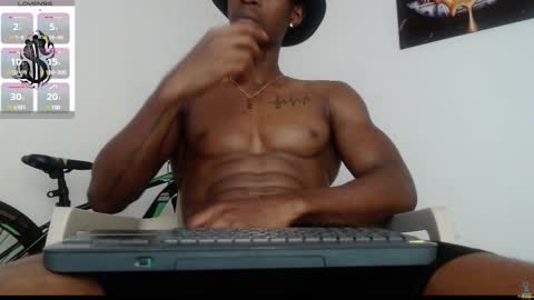 Snapshot of drake_brown_23 chatting on 03/08/25, 05:38 Drake 23 online show from 03/08/25, 05:38