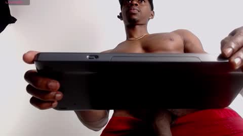 Snapshot of drake_brown_23 chatting on 10/10/25, 06:34 Drake 23 online show from 10/10/25, 06:34