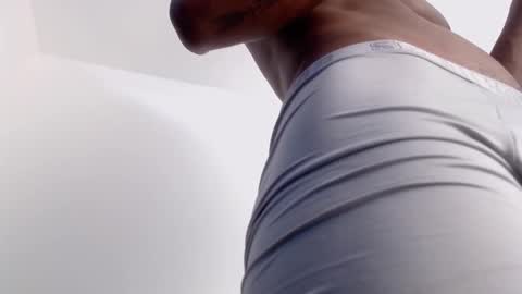 Snapshot of drake_brown_23 chatting on 10/30/25, 01:45 Drake 23 online show from 10/30/25, 01:45