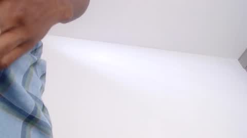 Snapshot of drake_brown_23 chatting on 11/30/25, 03:27 Drake 23 online show from 11/30/25, 03:27