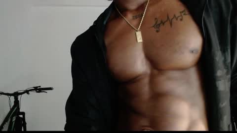 Snapshot of drake_brown_23 chatting on 06/03/26, 01:25 Drake 23 online show from 06/03/26, 01:25