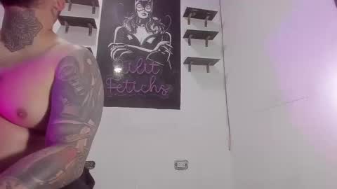 Snapshot of drake_white1 chatting on 09/15/25, 03:17 drake whitee Independent Model online show from 09/15/25, 03:17