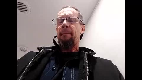 Snapshot of drakefimon chatting on 12/05/25, 07:43 drakefimon online show from 12/05/25, 07:43