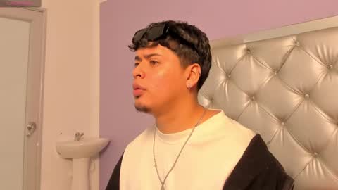 drakeeee online show from 10/17/25, 01:57