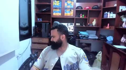 Snapshot of drako_argenti_ chatting on 12/22/24, 04:39 Drako online show from 12/22/24, 04:39