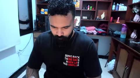 Snapshot of drako_argenti_ chatting on 01/06/25, 11:40 Drako online show from 01/06/25, 11:40