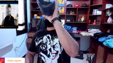 Snapshot of drako_argenti_ chatting on 01/07/25, 03:33 Drako online show from 01/07/25, 03:33