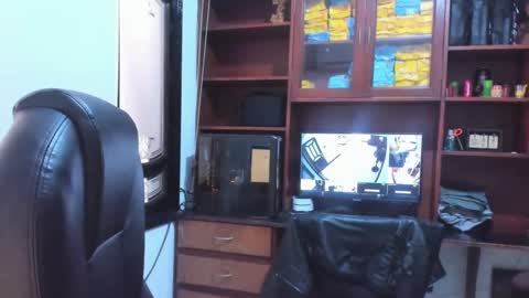 Snapshot of drako_argenti_ chatting on 02/28/25, 02:53 Drako online show from 02/28/25, 02:53