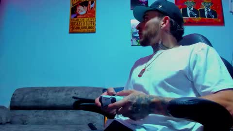 Snapshot of drako_lamar chatting on 10/14/25, 02:12 Drako online show from 10/14/25, 02:12