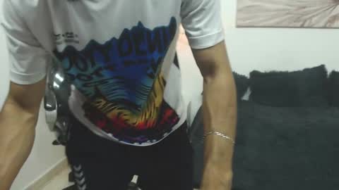 Snapshot of drakos_hairy chatting on 02/08/25, 10:40 Drakos online show from 02/08/25, 10:40