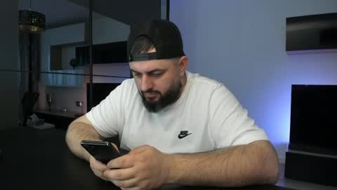 Snapshot of dravenpeak chatting on 04/18/26, 04:44 DravenPeak online show from 04/18/26, 04:44