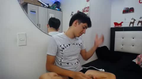 -- nicolle and jhon -- online show from 12/18/25, 10:10