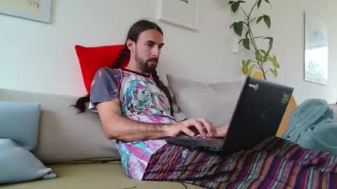 new profile Aircum99  online show from 05/08/26, 01:05