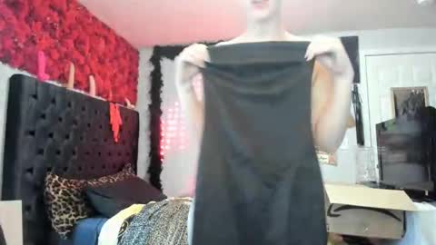 Your Majesty online show from 01/28/25, 06:07