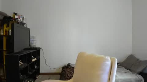 Your Majesty online show from 09/12/25, 03:23