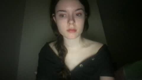 Snapshot of dream1girl_ chatting on 01/27/25, 07:03 ur dream girl online show from 01/27/25, 07:03