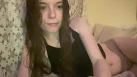 Snapshot of dream1girl_ chatting on 11/19/25, 04:34 ur dream girl online show from 11/19/25, 04:34