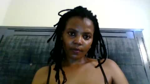 Snapshot of dream4happiness chatting on 11/02/25, 06:32 Dream online show from 11/02/25, 06:32