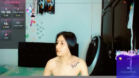 Snapshot of dream__girls69944 chatting on 12/17/24, 10:23 sharon online show from 12/17/24, 10:23