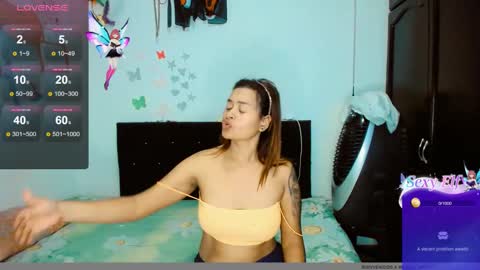 Snapshot of dream__girls69944 chatting on 12/22/24, 12:05 sharon online show from 12/22/24, 12:05