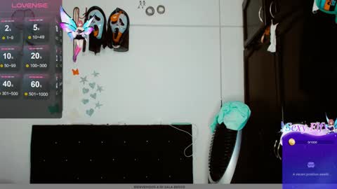 Snapshot of dream__girls69944 chatting on 12/24/24, 11:17 sharon online show from 12/24/24, 11:17