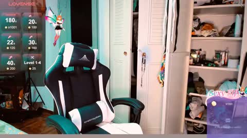 Snapshot of dream__girls69944 chatting on 01/16/25, 10:21 sharon online show from 01/16/25, 10:21