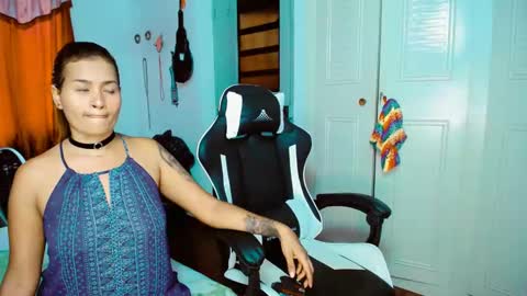 Snapshot of dream__girls69944 chatting on 02/20/25, 09:53 sharon online show from 02/20/25, 09:53