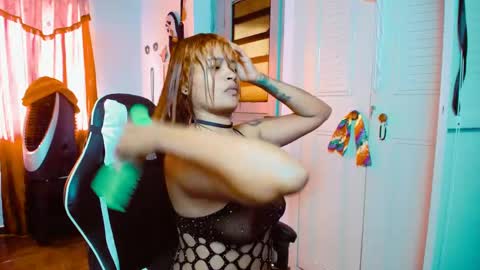 Snapshot of dream__girls69944 chatting on 03/09/25, 01:26 sharon online show from 03/09/25, 01:26