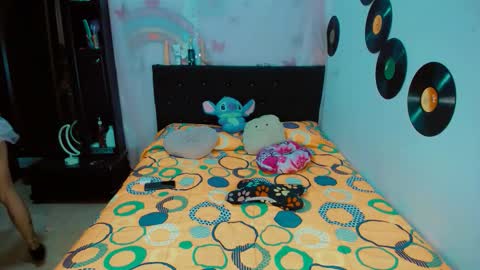 Snapshot of dream__girls69944 chatting on 11/11/25, 09:53 sharon online show from 11/11/25, 09:53