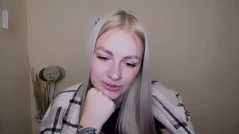 dream_dolly_ online show from 09/21/25, 10:17