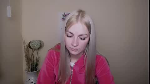 dream_dolly_ online show from 09/22/25, 09:33