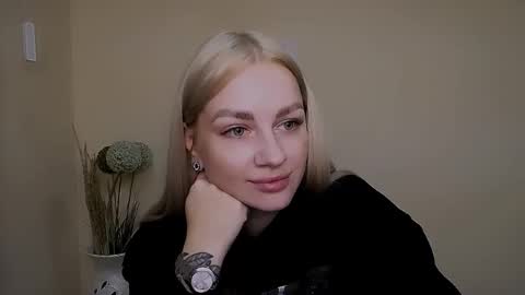 dream_dolly_ online show from 09/27/25, 02:55