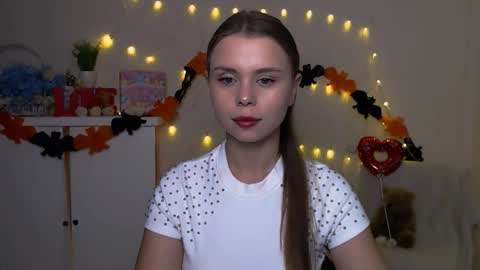 Mari online show from 10/20/25, 05:19