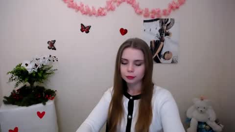 Mari online show from 04/08/26, 06:13