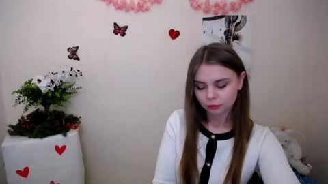 Mari online show from 04/11/26, 07:02