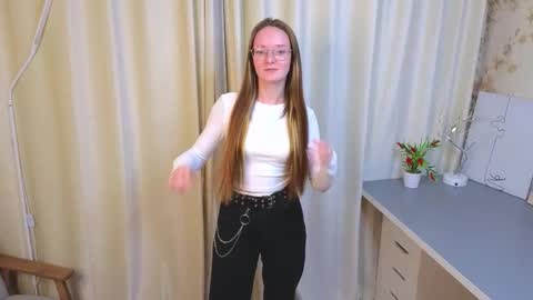 Snapshot of dreamaprokos chatting on 11/10/25, 05:12 Hello im Leya online show from 11/10/25, 05:12