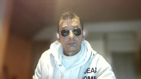 Snapshot of dreambob chatting on 04/03/26, 04:49 Dreambob online show from 04/03/26, 04:49